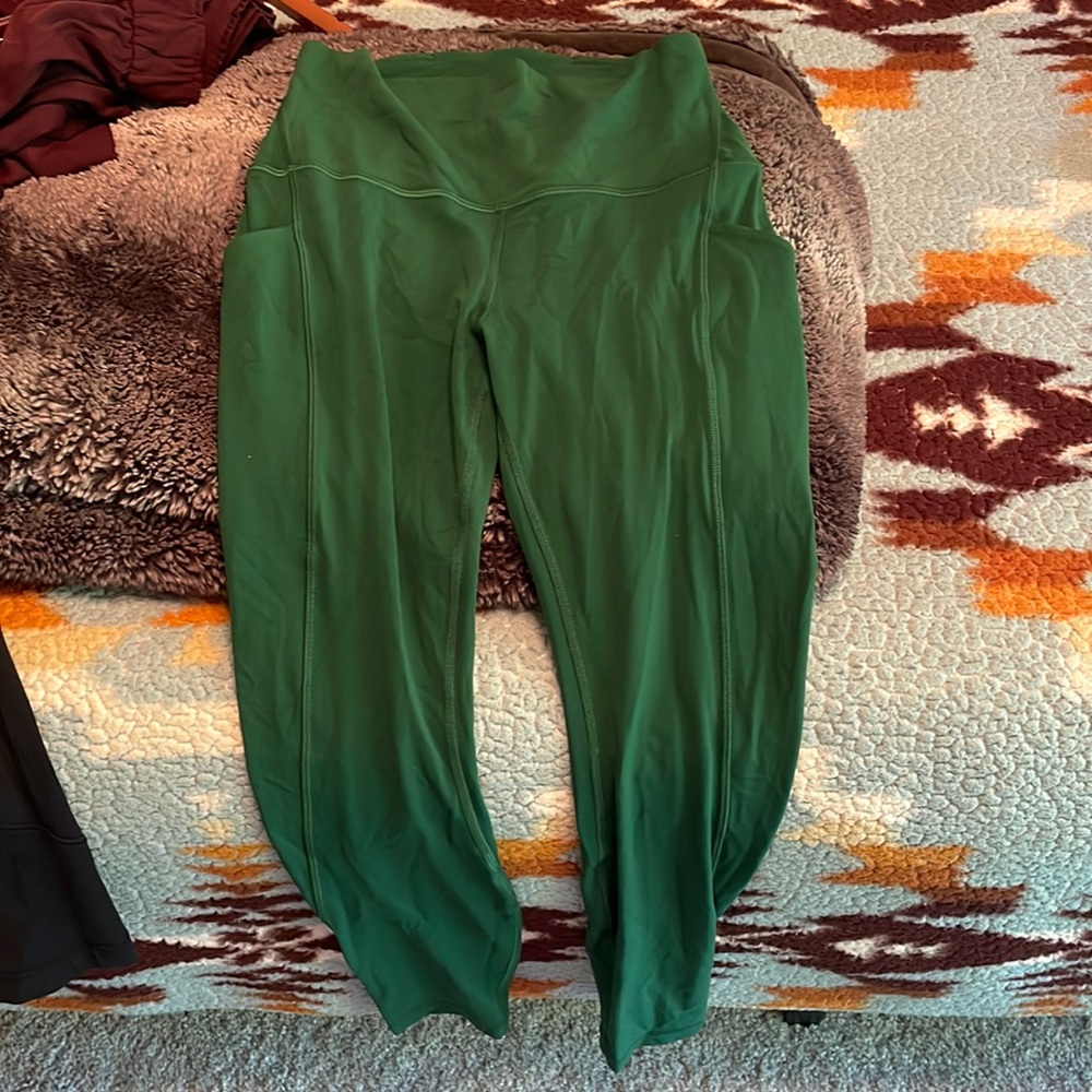 Lululemon leggings - green - size 6 - NEVER worn!